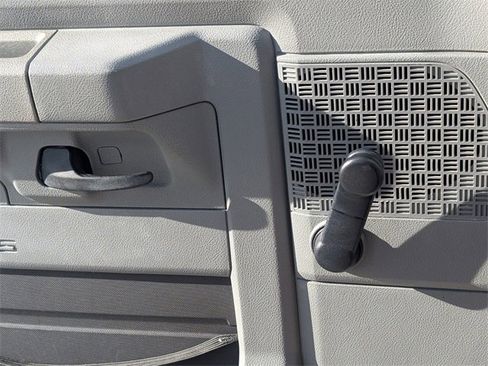 Used 2014 Ford E-350 and Econoline 350 Super Duty image 17