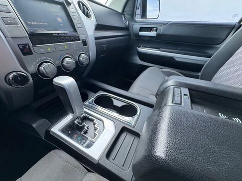 Used 2018 Toyota Tundra SR5 w/ SR5 Upgrade Package AWD/4WD image 10