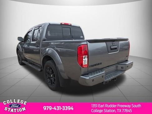 Used 2020 Nissan Frontier SV w/ Midnight Edition Floor Mats image 5