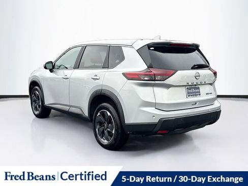 Used 2024 Nissan Rogue SV image 6