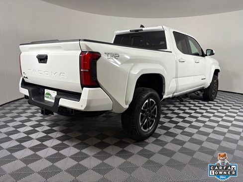 Used 2026 Toyota Tacoma TRD Sport w/ TRD Sport Upgrade Package AWD/4WD image 8