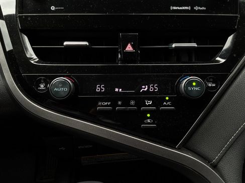 Used 2021 Toyota Camry XSE FWD image 29