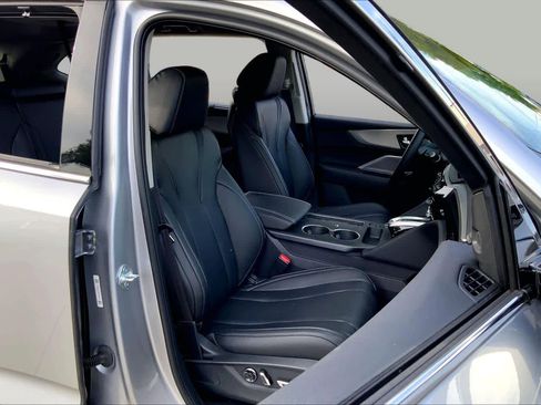 Used 2026 Acura MDX SH-AWD w/ Technology Package image 9