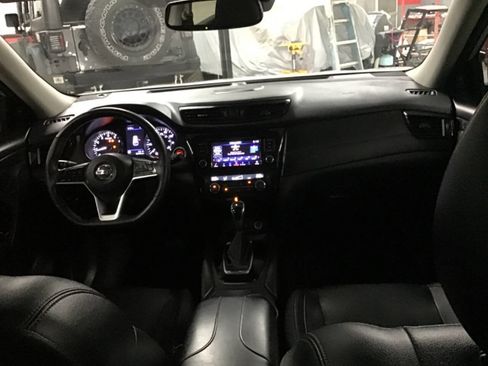 Used 2019 Nissan Rogue SL FWD image 23