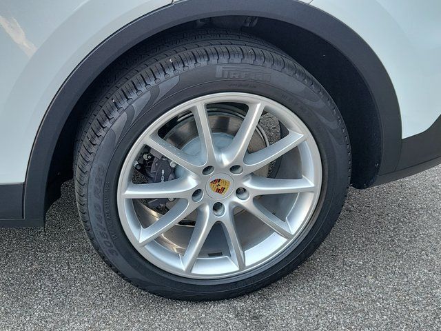 Used 2019 Porsche Cayenne AWD/4WD image 12