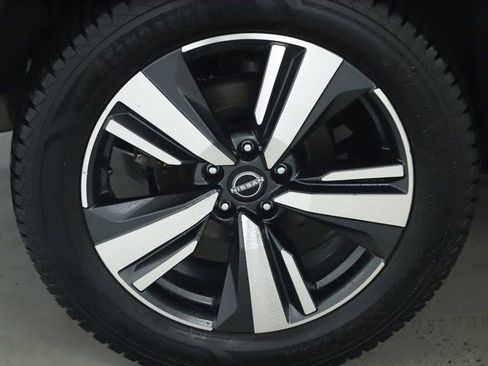 Used 2022 Nissan Rogue Platinum w/ Head-Up Display Package image 12