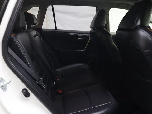 Used 2020 Toyota RAV4 Limited AWD/4WD image 13