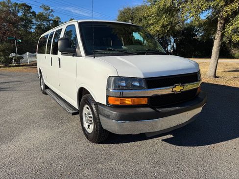 Used 2016 Chevrolet Express 3500 LT w/ LT Preferred Equipment Group image 36