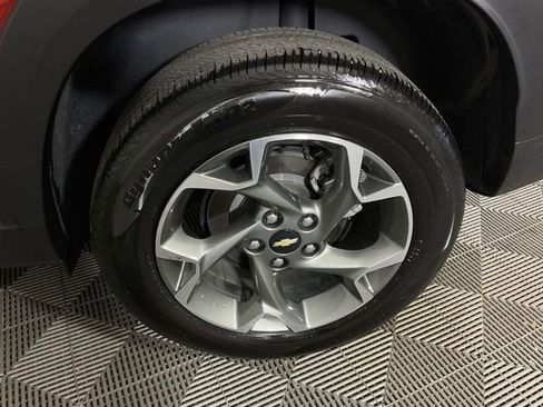 Used 2024 Chevrolet Trax LT w/ Driver Confidence Package FWD image 42