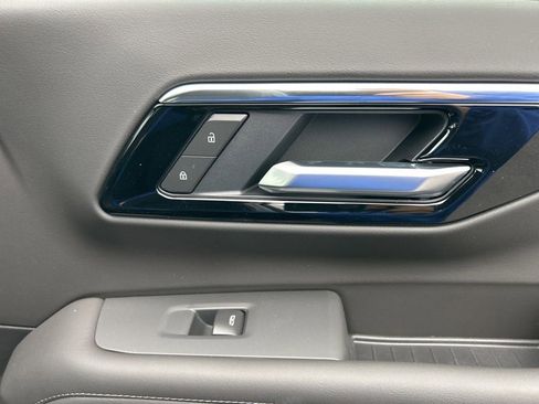 New 2026 Chevrolet Suburban Z71 image 42