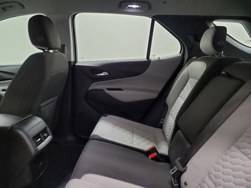 Used 2018 Chevrolet Equinox LS image 18