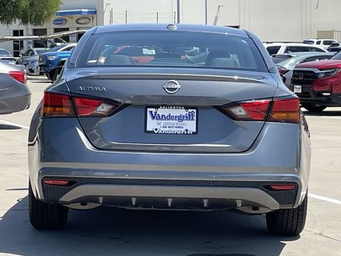 Used 2025 Nissan Altima 2.5 SV FWD image 5