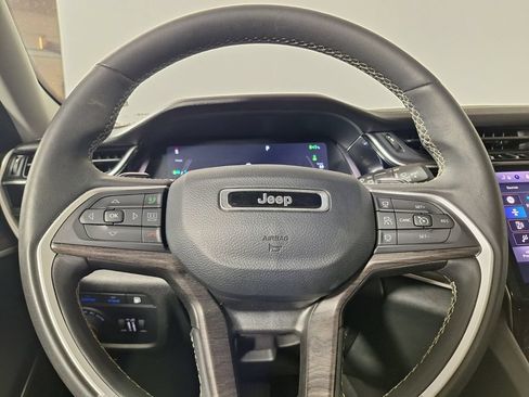 Used 2023 Jeep Grand Cherokee 4WD 4xe image 14