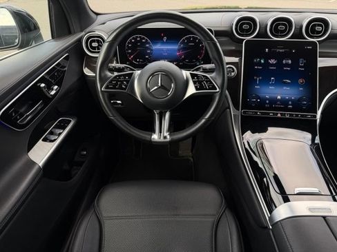 Used 2024 Mercedes-Benz GLC 300 4MATIC image 11