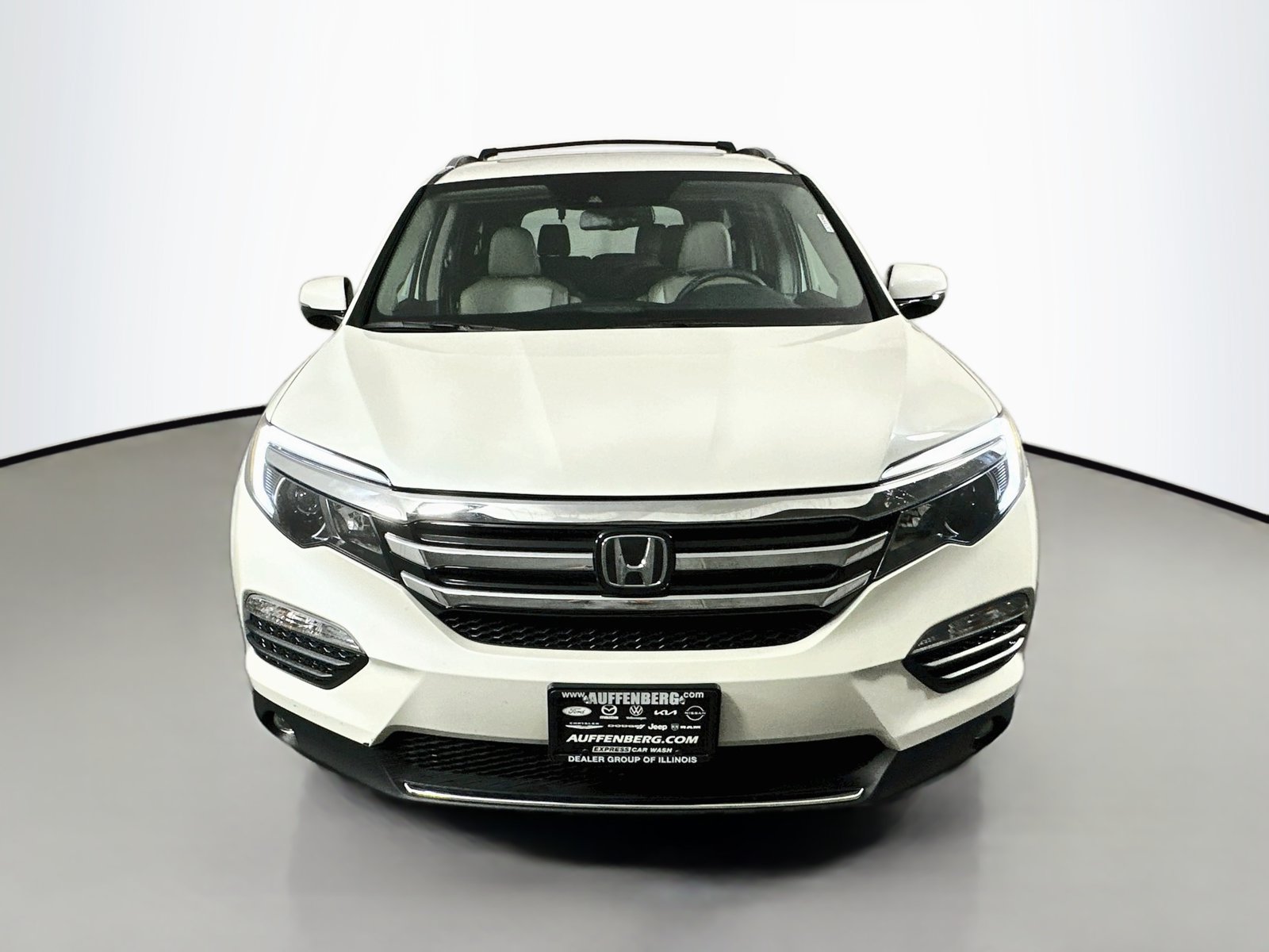 Used 2018 Honda Pilot Elite image 2
