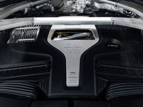 Used 2022 Aston Martin DBX AWD/4WD image 17