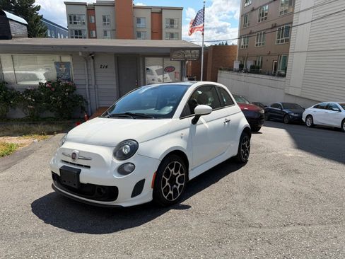 Used 2013 FIAT 500 Turbo w/ Comfort/Convenience Group FWD image 2