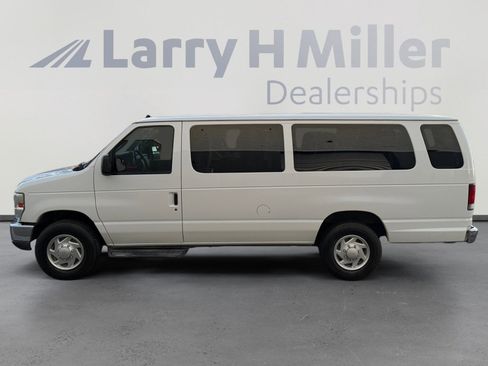 Used 2010 Ford E-350 and Econoline 350 XLT RWD image 2