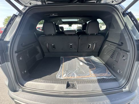 New 2026 GMC Acadia AT4 w/ Luxury Package AWD/4WD image 21
