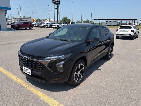 New 2026 Chevrolet Trax RS w/ Driver Confidence Package FWD image 2