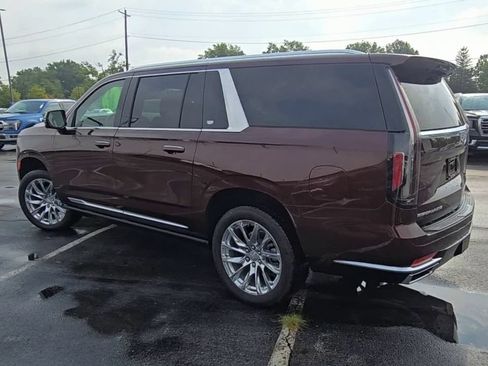 Certified 2023 Cadillac Escalade ESV Premium Luxury Platinum w/ LPO, Radiant Package AWD/4WD image 7