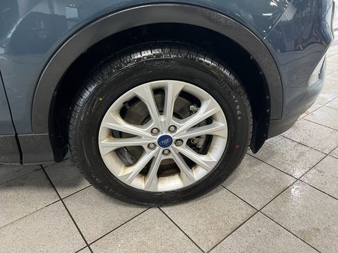 Used 2019 Ford Escape SEL image 10