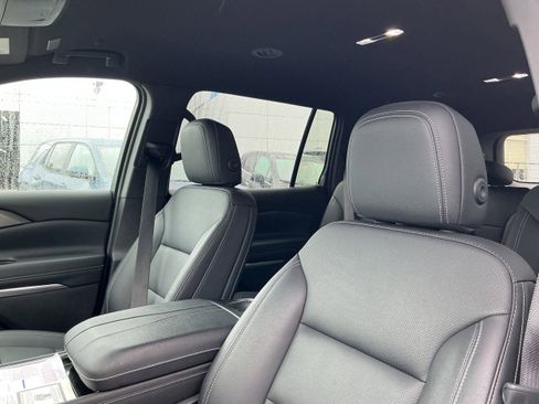 Certified 2025 Chevrolet Traverse LT image 7