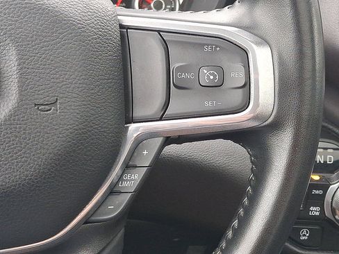 Used 2022 RAM 1500 Laramie AWD/4WD image 18