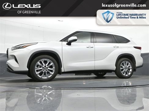 Used 2024 Toyota Highlander Limited image 42