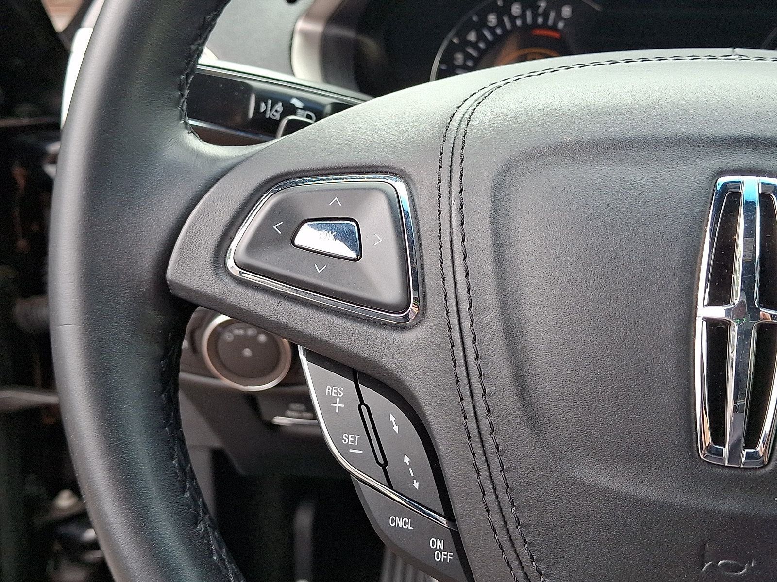 Used 2020 Lincoln MKZ FWD image 20