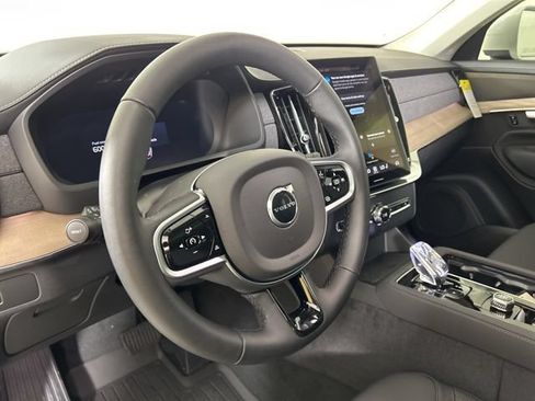 Used 2025 Volvo XC90 B6 Plus w/ Protection Package Premier AWD/4WD image 12