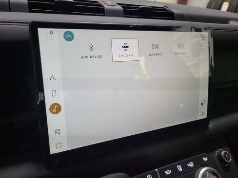 New 2025 Land Rover Defender 110 S image 31