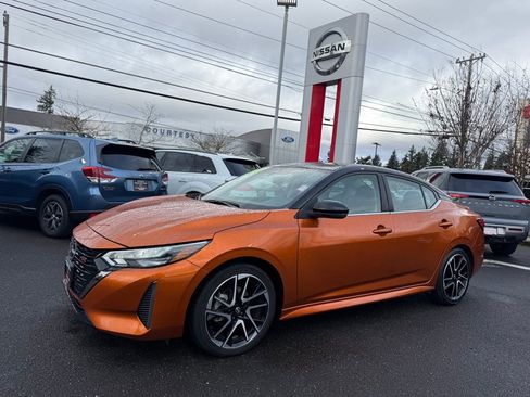 Used 2024 Nissan Sentra SR image 2