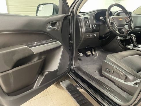 Used 2022 Chevrolet Colorado LT w/ LT Convenience Package image 10