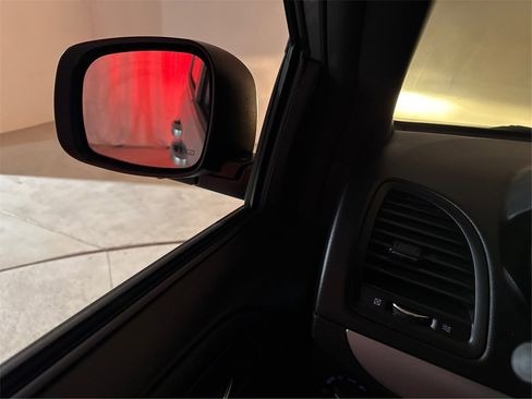 Used 2017 Dodge Grand Caravan GT image 26