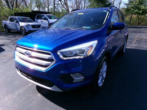 Used 2017 Ford Escape SE w/ Equipment Group 201A image 4