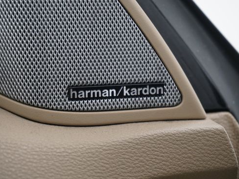 Used 2010 Mercedes-Benz E 550 E 550 image 11