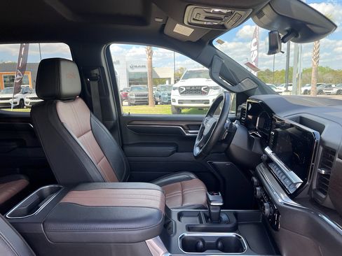 Used 2024 Chevrolet Silverado 1500 High Country w/ Technology Package image 19