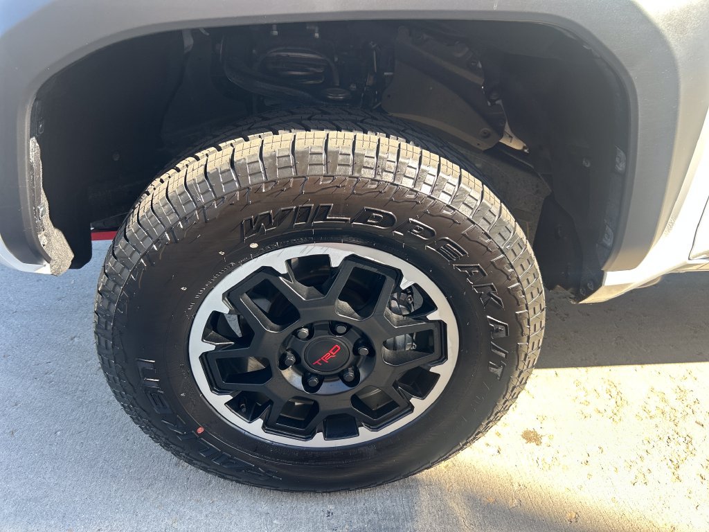 Certified 2025 Toyota Tacoma TRD Off-Road AWD/4WD image 16