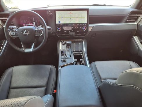 Used 2024 Lexus GX 550 w/ Cold Area Package AWD/4WD image 11