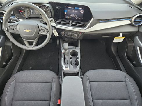 New 2026 Chevrolet Trax LS w/ LS Convenience Package FWD image 24