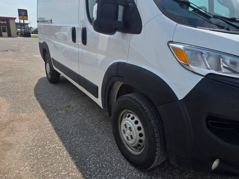 Used 2024 RAM ProMaster 2500 w/ Convenience Group FWD image 4