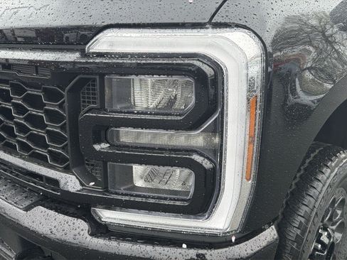 New 2026 Ford F250 Lariat w/ Black Appearance Package AWD/4WD image 13