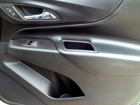 Used 2020 Chevrolet Equinox LT FWD image 21