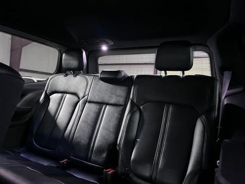 Used 2022 Jeep Wagoneer Series III AWD/4WD image 14