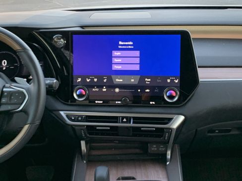 Used 2025 Lexus RX 450h AWD w/ Luxury Package image 31