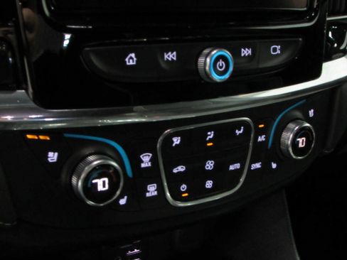 Used 2023 Chevrolet Traverse Premier w/ Redline Edition FWD image 31