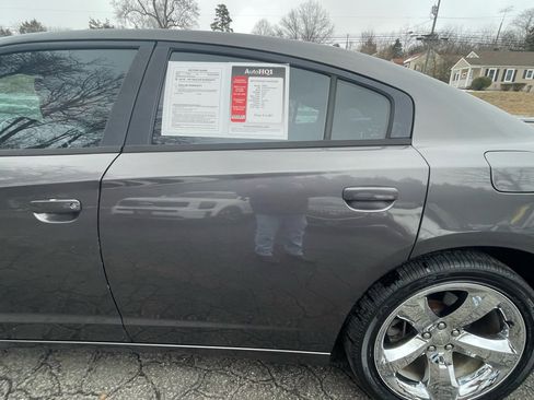 Used 2013 Dodge Charger SXT Plus image 4