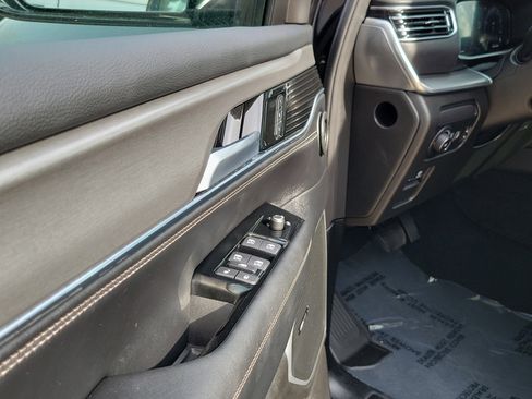 Used 2024 Jeep Wagoneer Series II w/ Convenience Group I AWD/4WD image 7