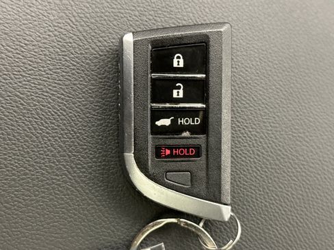 Used 2023 Acura MDX SH-AWD image 10